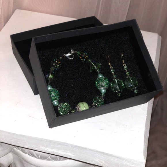 Lucy Collection Hand Made Jewelry by you’re posher women’s bracelet and earrings - Picture 8 of 10